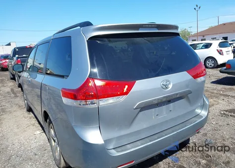 2014 Toyota Sienna Le V6 8 Passenger from USA, damaged, VIN 5TDKK3DC4ES464406